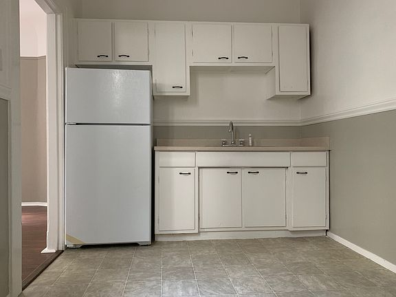 5th image of 599 Dolores St #B
