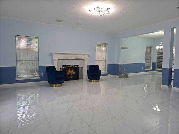 4th image of 9726 New Kent Dr