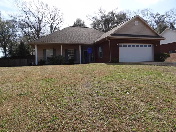106 Hampshire Way, Enterprise, AL 36330
