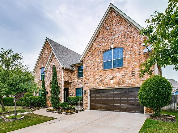 2nd image of 1915 Laurel Oak Ct
