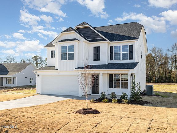 3rd image of 92 Ham Farm Drive