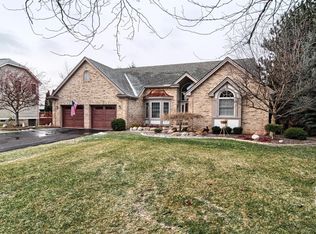16062 Silverwood Dr, Fenton, MI 48430