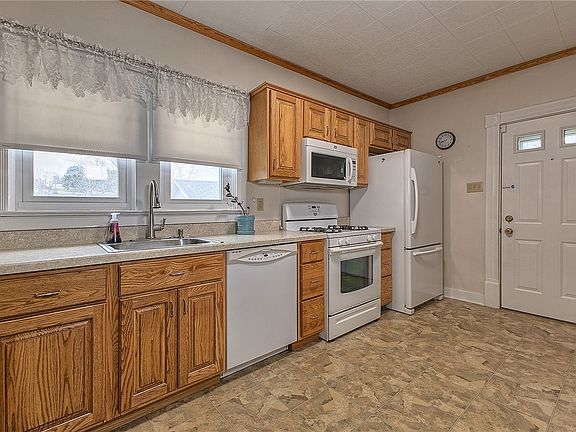 4th image of 2038 Atlantis Dr