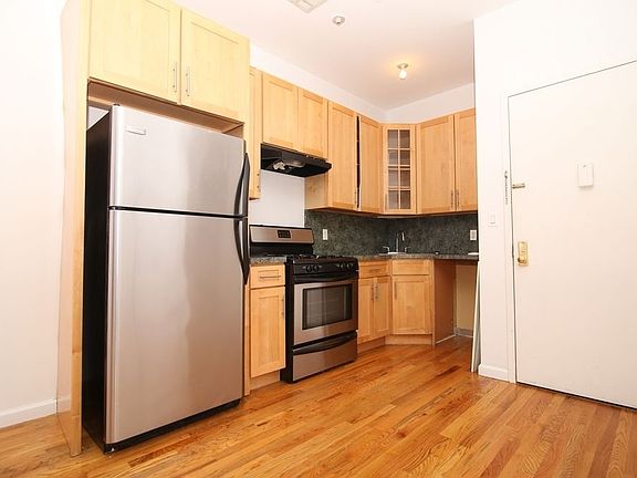 2nd image of 327 Kosciuszko St APT 3F