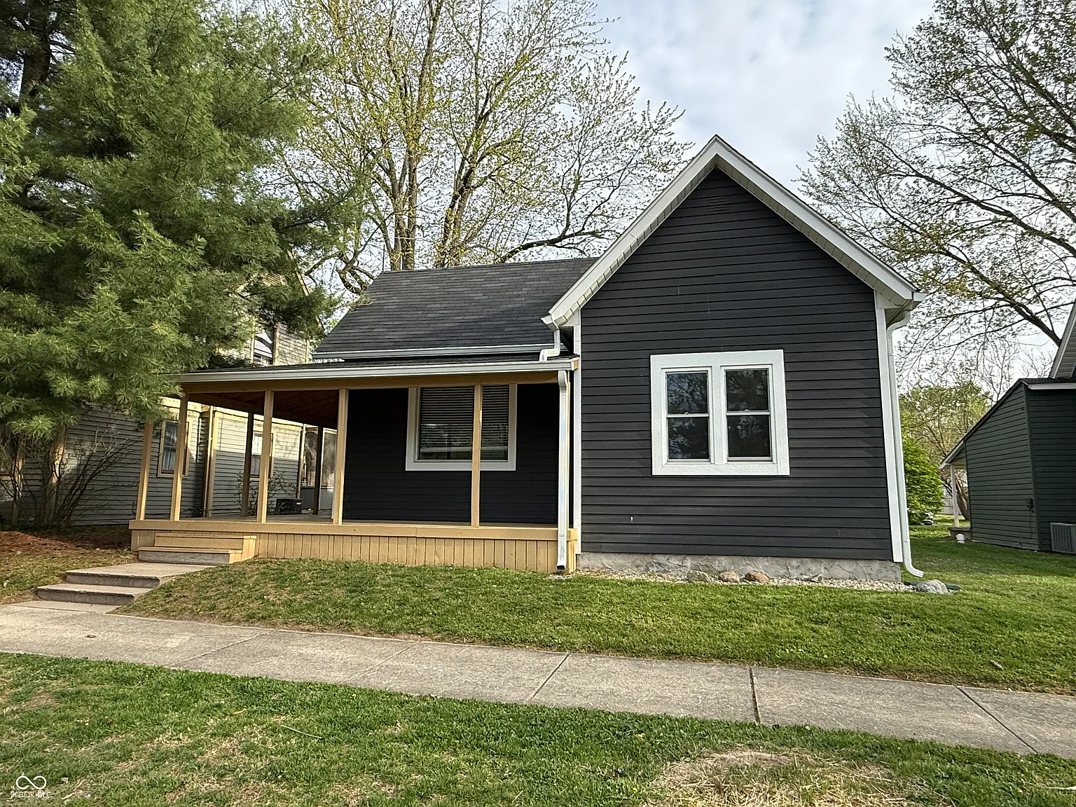 1422 Grant St photo 1