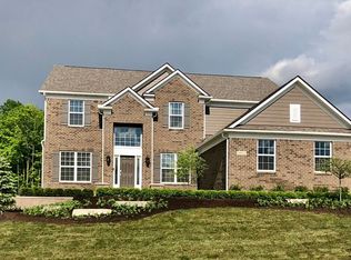 24532 Scenic Dr, South Lyon, MI 48178