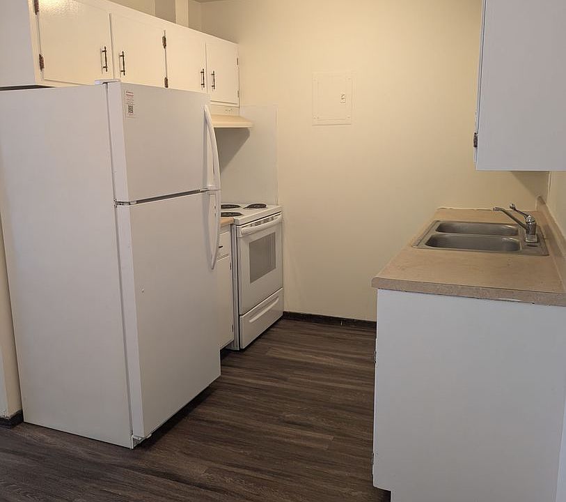 1st image of 2324 Bryant Ave S APT 103