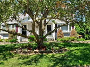 76 Hope Farms Dr, Feeding Hills, MA 01030