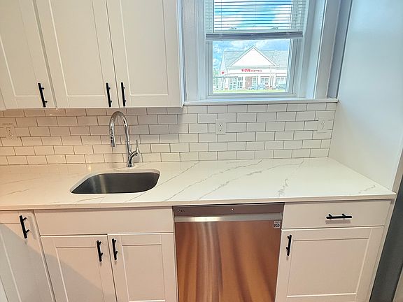 5th image of 840B Massachusetts Ave #19
