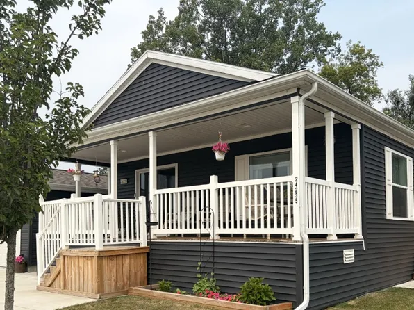 24235 Norway Rd #235, Chelsea, MI 48118