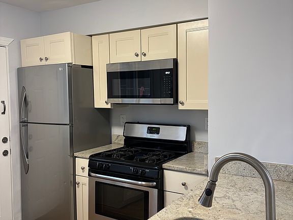 2nd image of 5027 13th Pl NE
