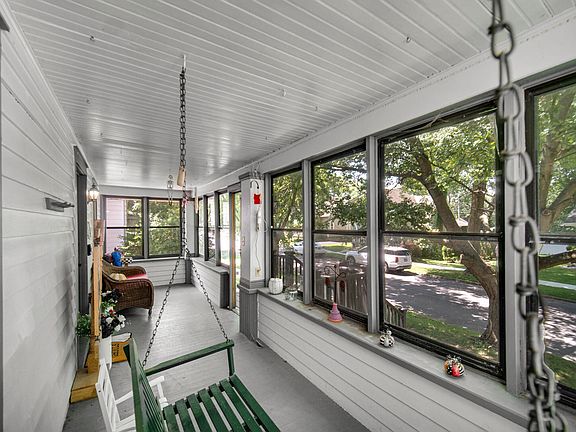 4th image of 208 Weston St
