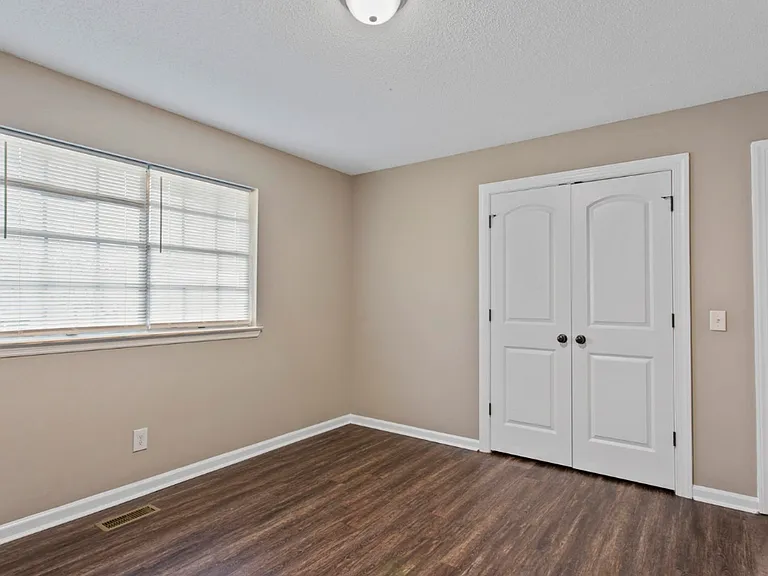 7167 Holland Ln — Photo 5