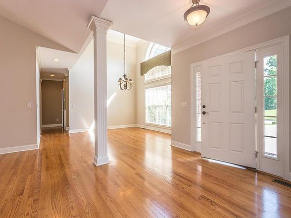 4th image of 615 Carriage Station Ln