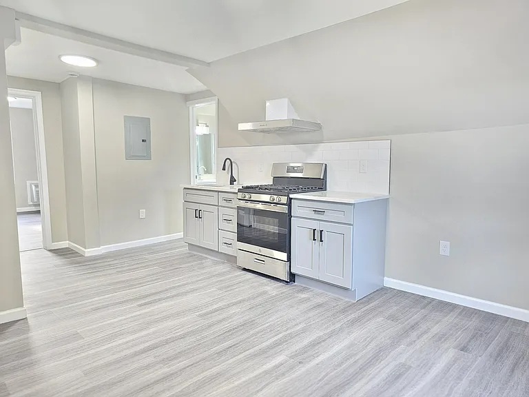 170 Hillside Ave #3 — Photo 5