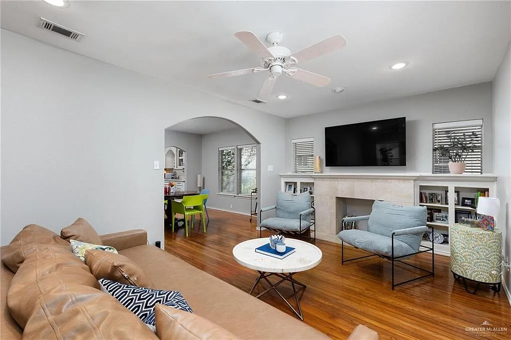 2 bed, 1.0 bath, 980 sqft, $1,485 — Photo 4