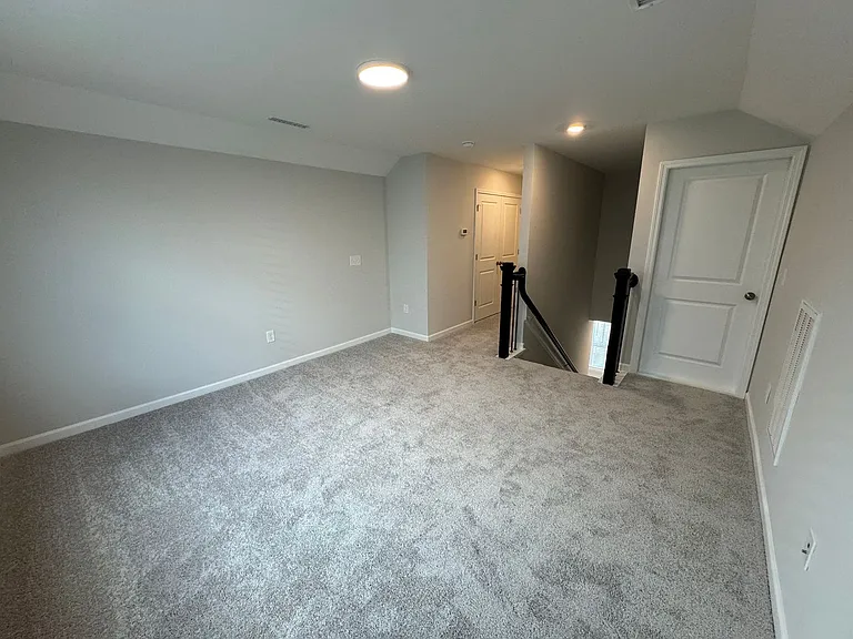 2422 Greshford Ln — Photo 30