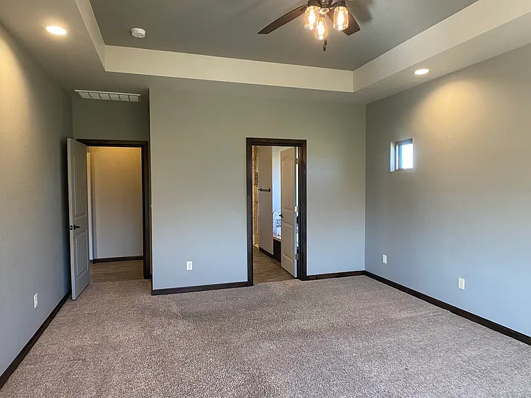 77 NE Simmons Cir — Photo 4