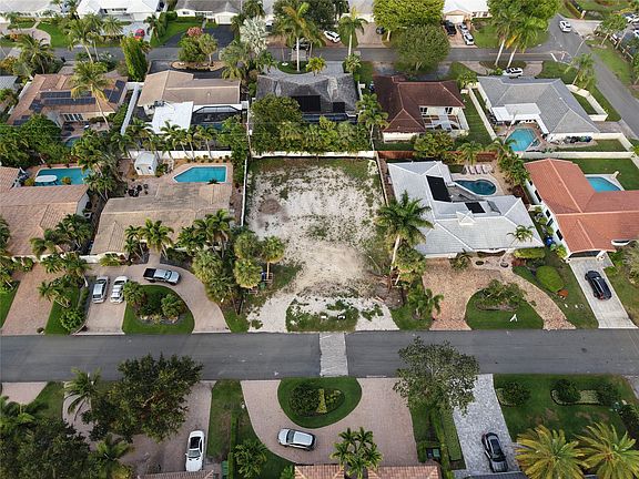 4th image of 4720 NE 27th Avenue