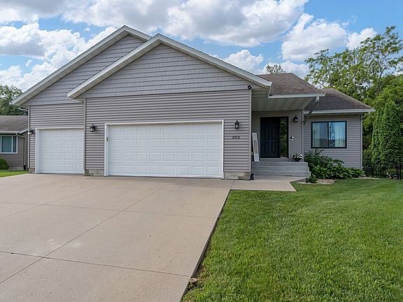 2nd image of 305 Tanager Rd