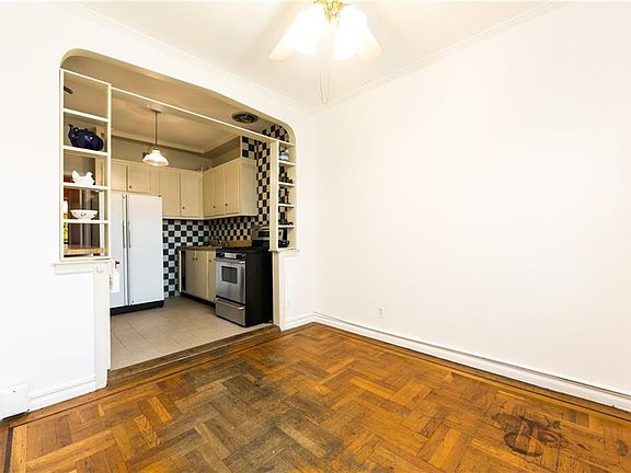 4th image of 3107 Avenue N