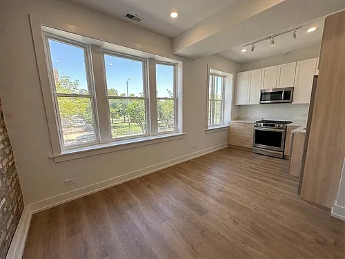 1317 N Ashland Ave #2F Photo 1