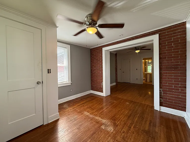 1158 E Loren St — Photo 15