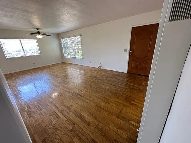 6474 Scimitar Dr — Photo 2