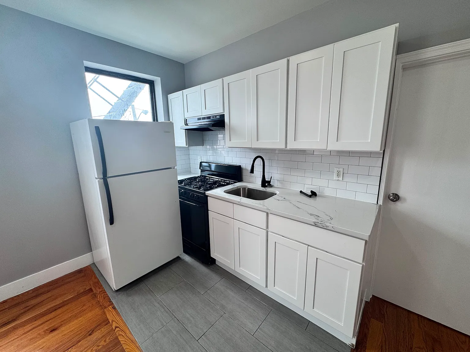 1 bed, $2,100 — Photo 2