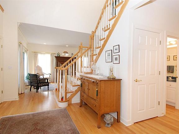 4th image of 41W155 Oak Hills Ct