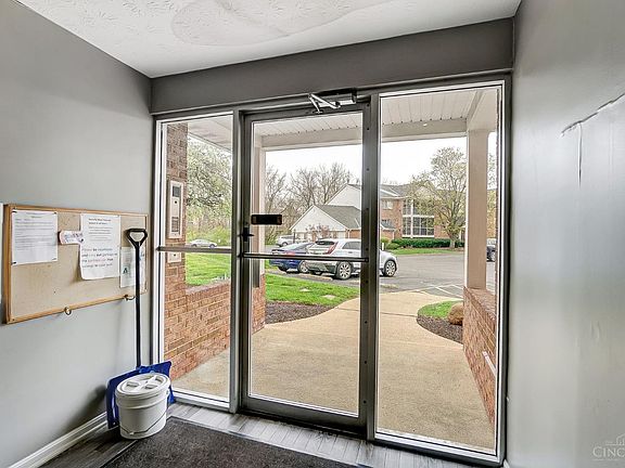 3rd image of 3216 Heritage Square Dr Unit 19