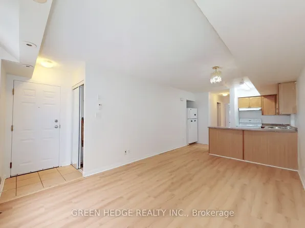 26 Douro St #320, Toronto, ON M6K 3M4