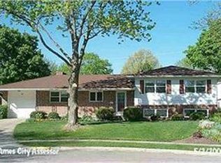111 Hunziker Cir, Ames, IA 50010