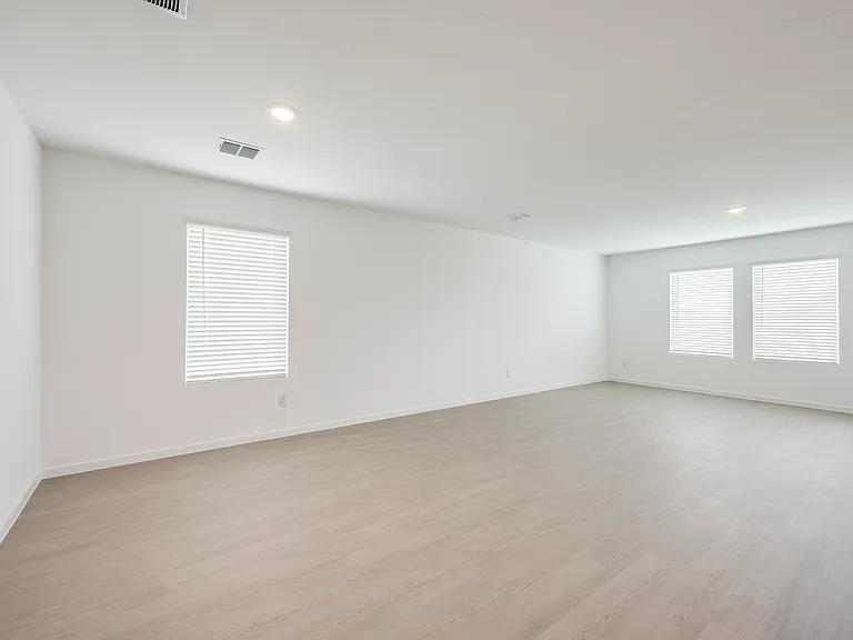 4945 Draper Ridge Dr — Photo 3