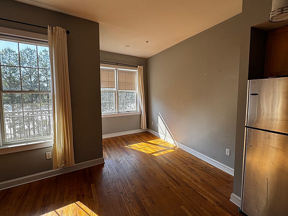 5th image of 680 Greenwood Ave NE APT 306