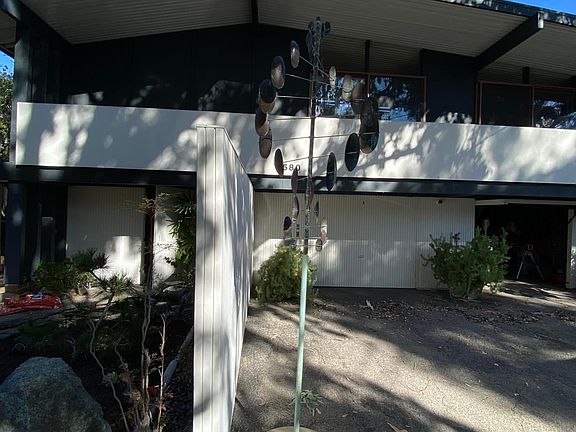 3rd image of 580 Lorna Ln