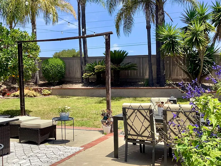 1940 Rosewood St — Photo 32
