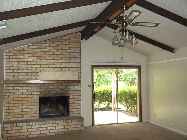 1207 Ruiz Dr — Photo 2