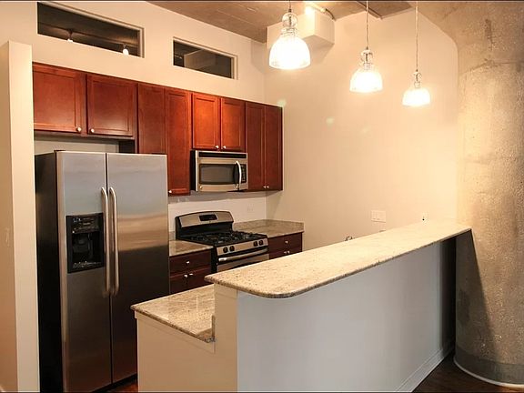 5th image of 1150 W 15th St Unit 107