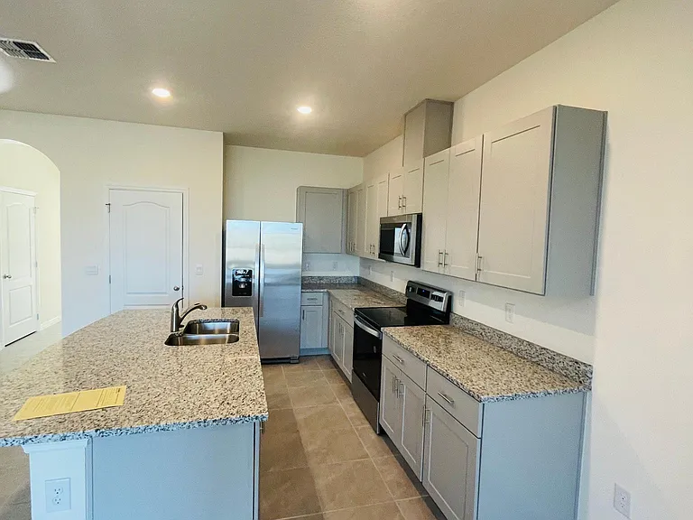 1371 Isleta Loop — Photo 9