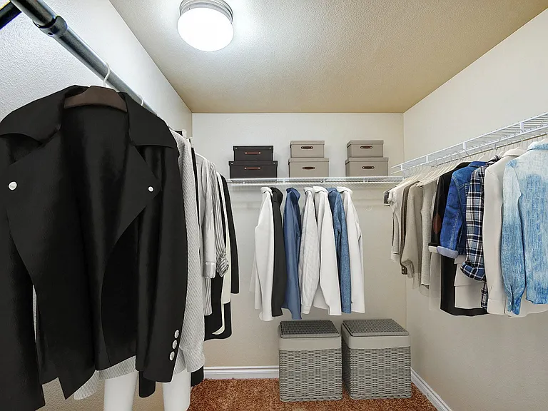 Ellis Court Apartments — Photo 12