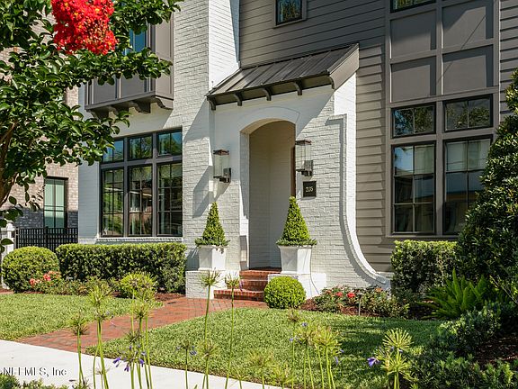 3rd image of 2135 ST JOHNS Avenue