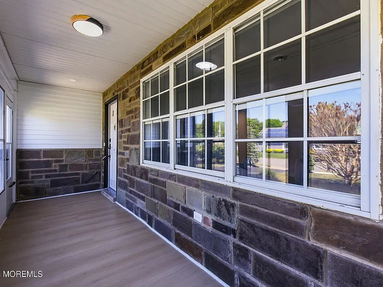 2 Leighton Ln — Photo 7