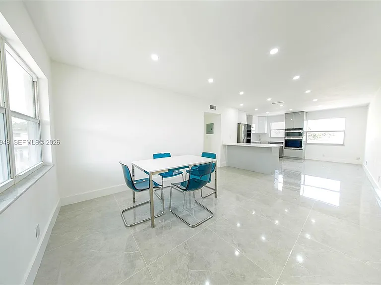 2458 Polk St #201 — Photo 4