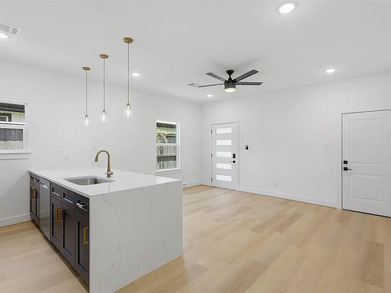 5921 Mountwood St #B — Photo 5