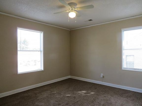 5th image of 479 Rosewood Ave
