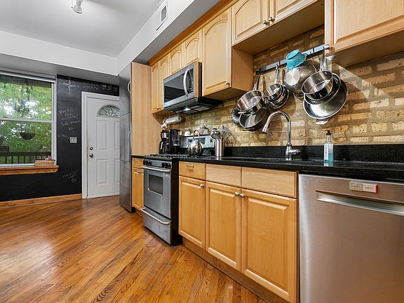 5th image of 6160 N Winthrop Ave APT 4S