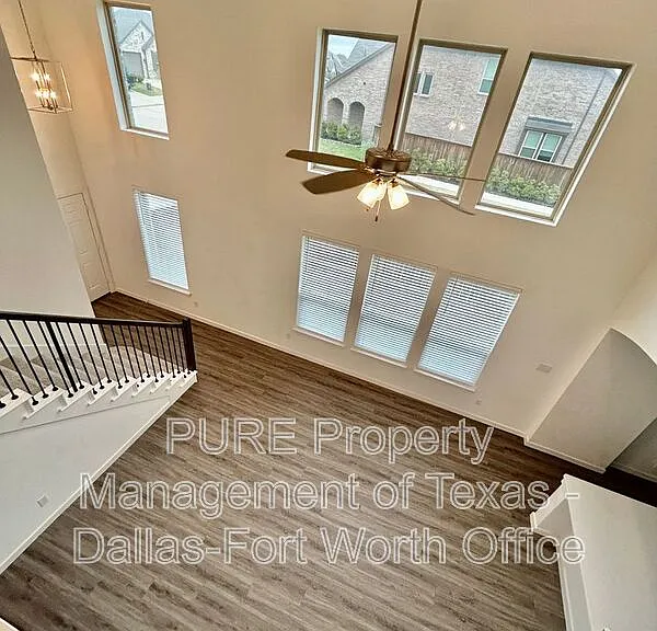3918 Rochelle Ln — Photo 8