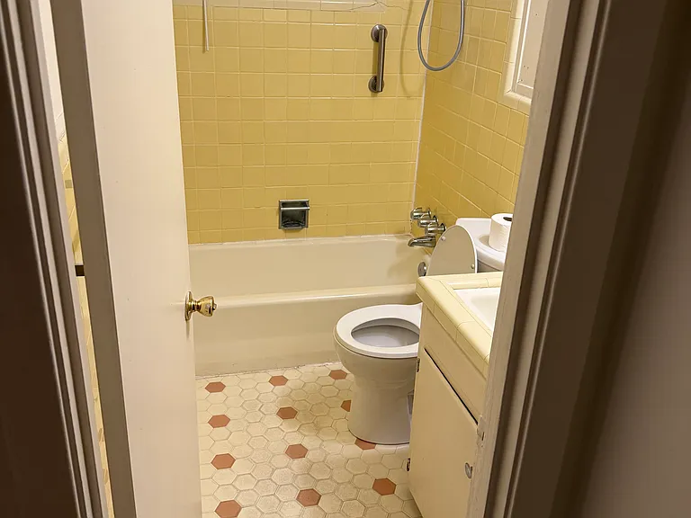 4128 White Oak Dr #4128 — Photo 7