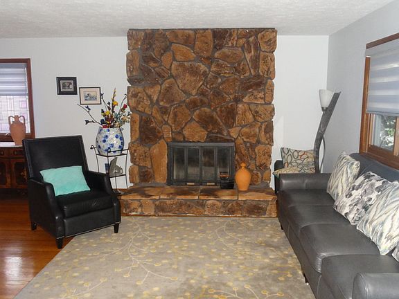 4th image of 2288 Jacqueline Dr